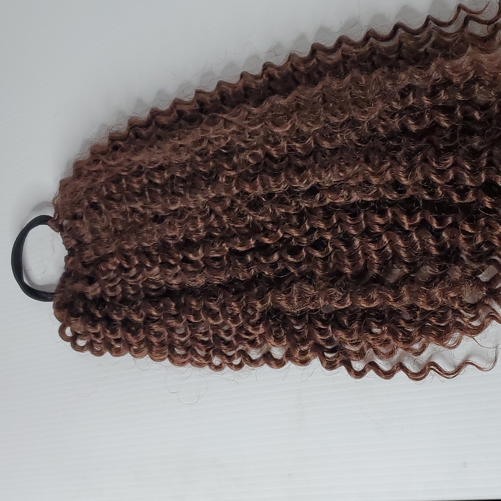 Curly ponytail extension - Picture 4 of 6